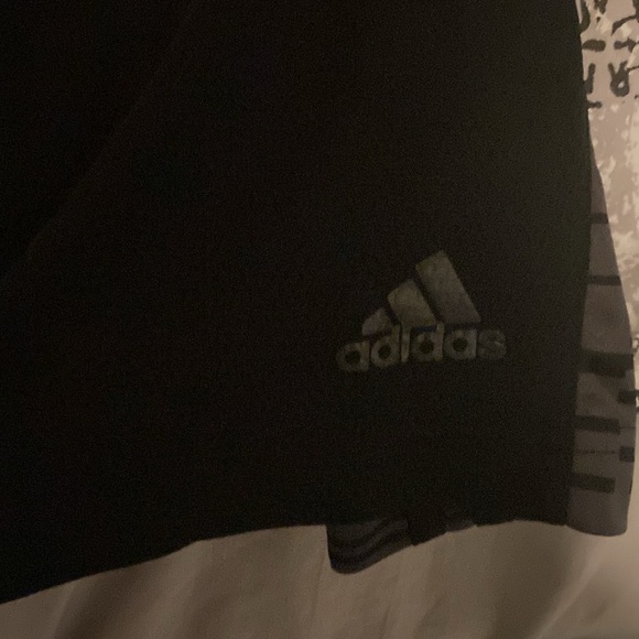 Black Addidas men’s medium shorts - Picture 4 of 6